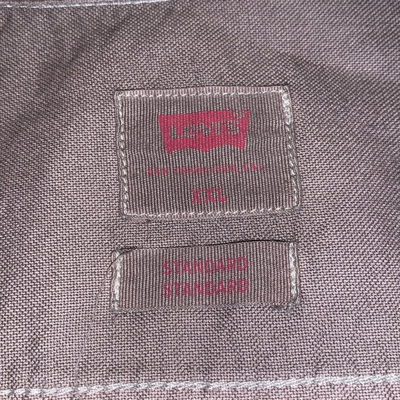 Levi - sleeveless shirt - small hole - Picture 5 of 6